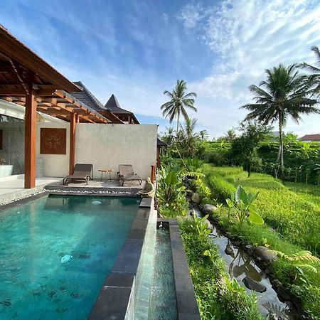 Dewi Kunti Villa เตกากาลัง ภายนอก รูปภาพ