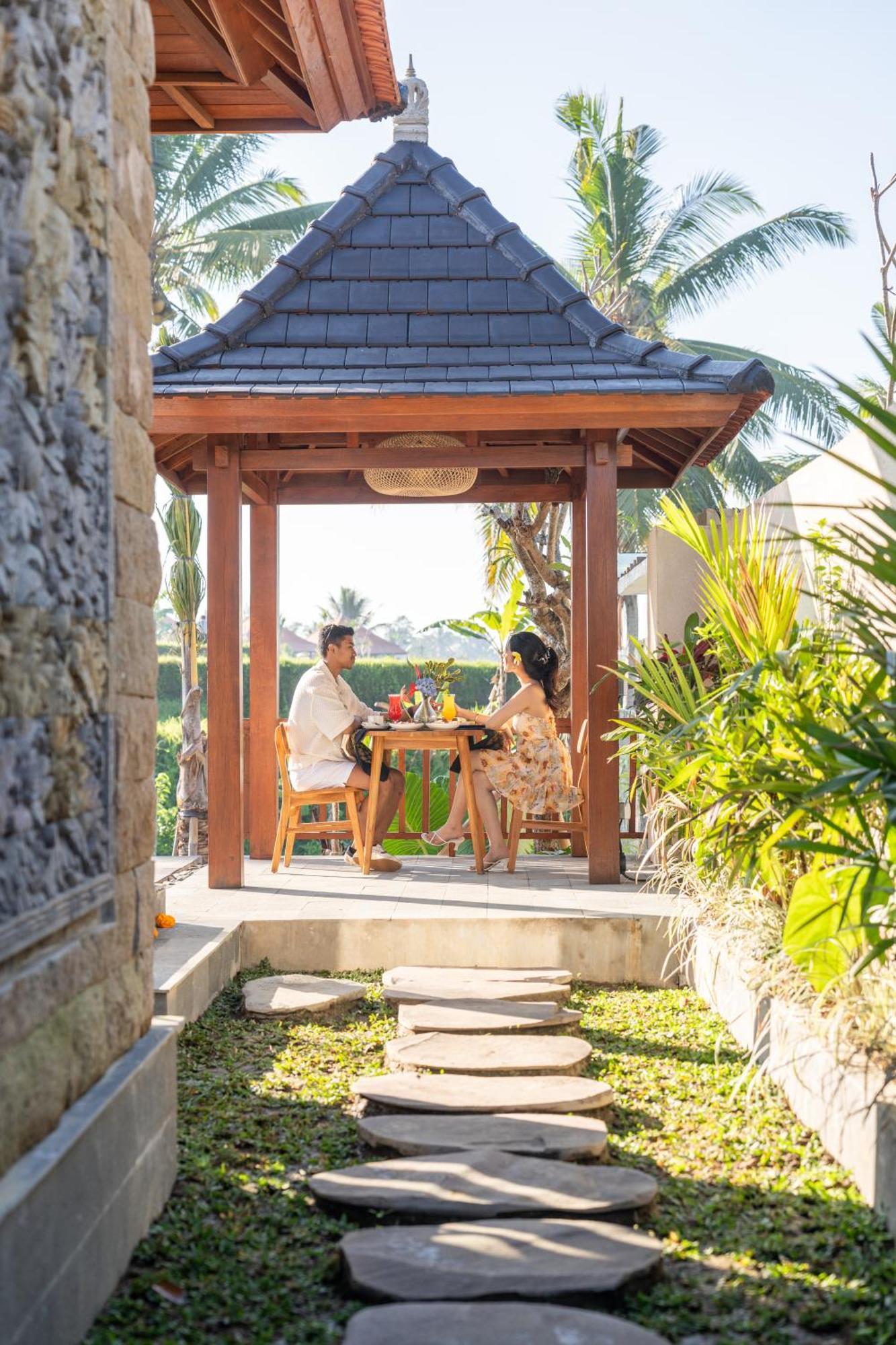 Dewi Kunti Villa เตกากาลัง ภายนอก รูปภาพ