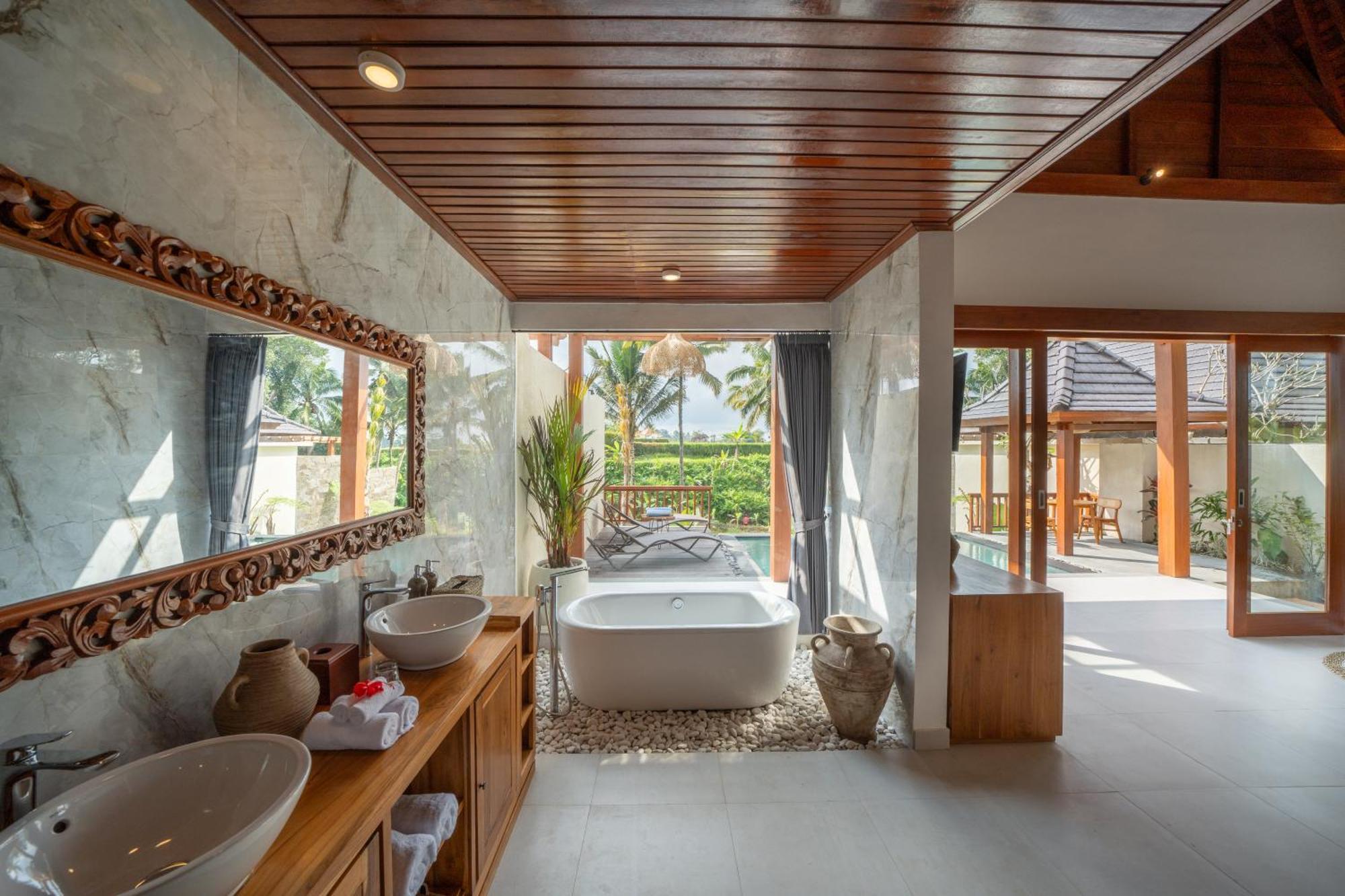 Dewi Kunti Villa เตกากาลัง ภายนอก รูปภาพ
