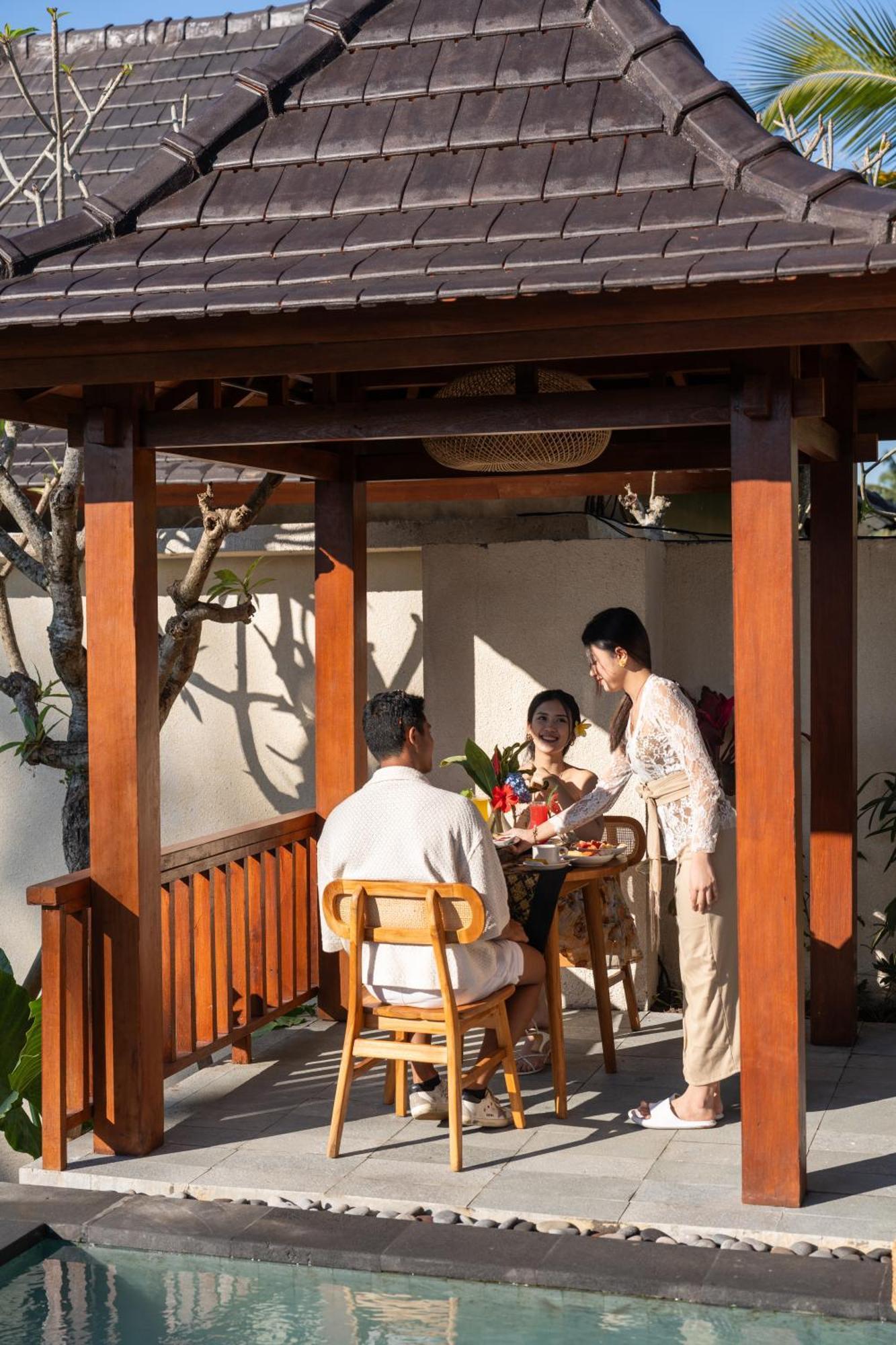 Dewi Kunti Villa เตกากาลัง ภายนอก รูปภาพ
