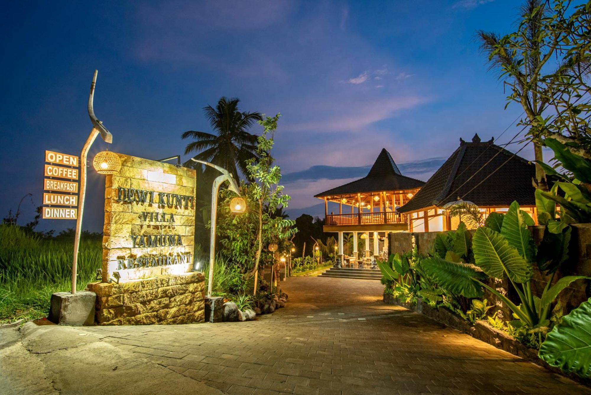 Dewi Kunti Villa เตกากาลัง ภายนอก รูปภาพ