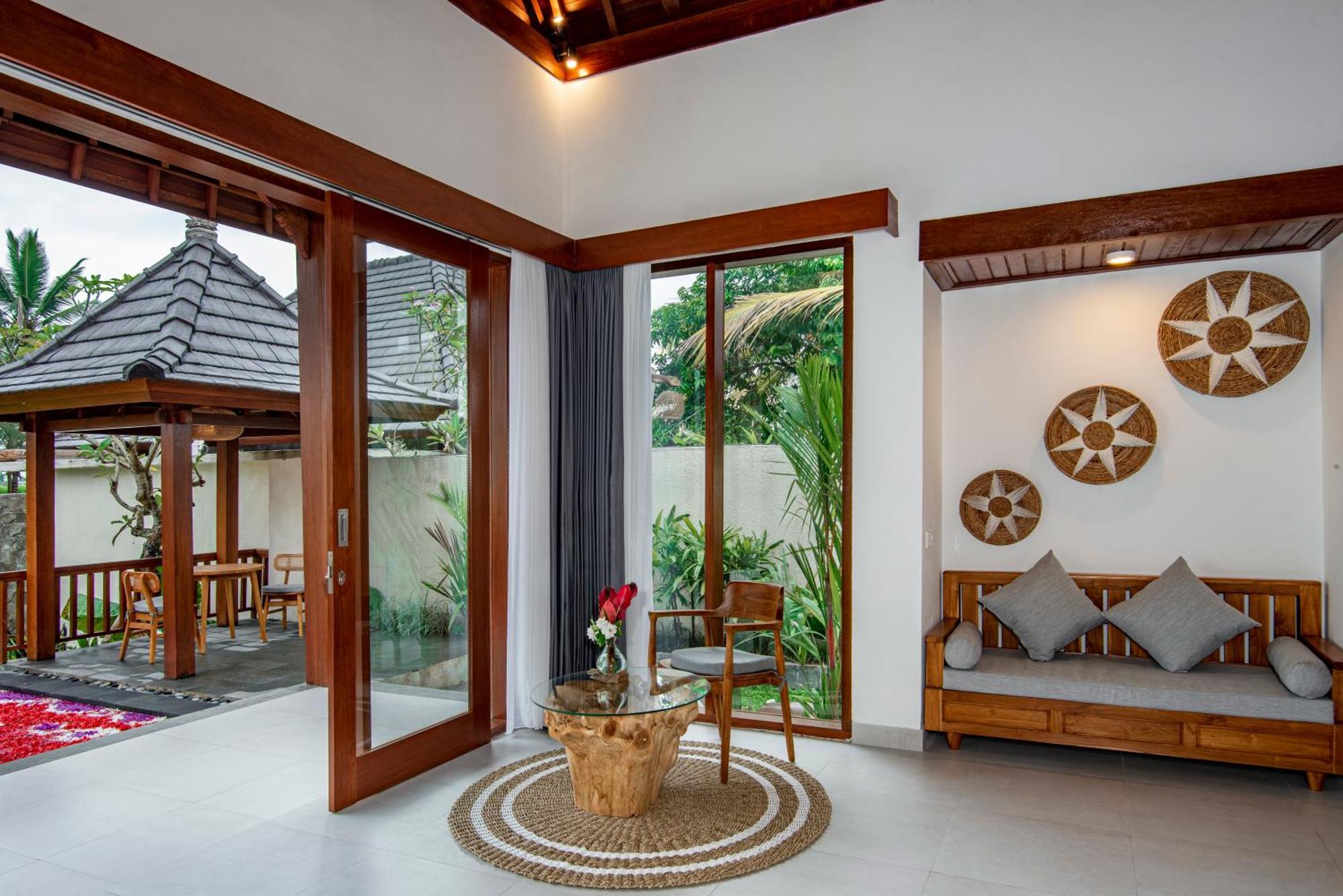 Dewi Kunti Villa เตกากาลัง ภายนอก รูปภาพ