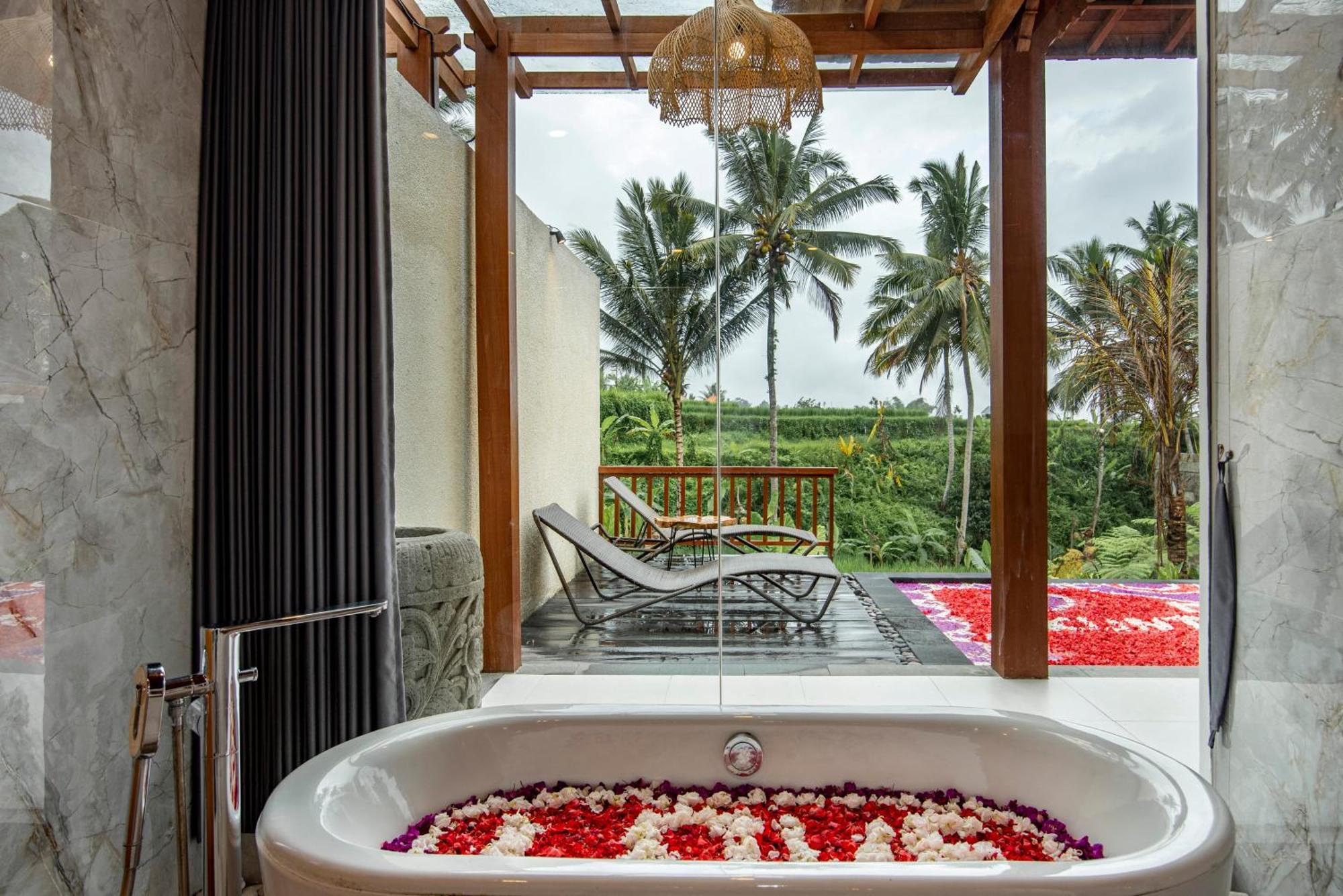 Dewi Kunti Villa เตกากาลัง ภายนอก รูปภาพ