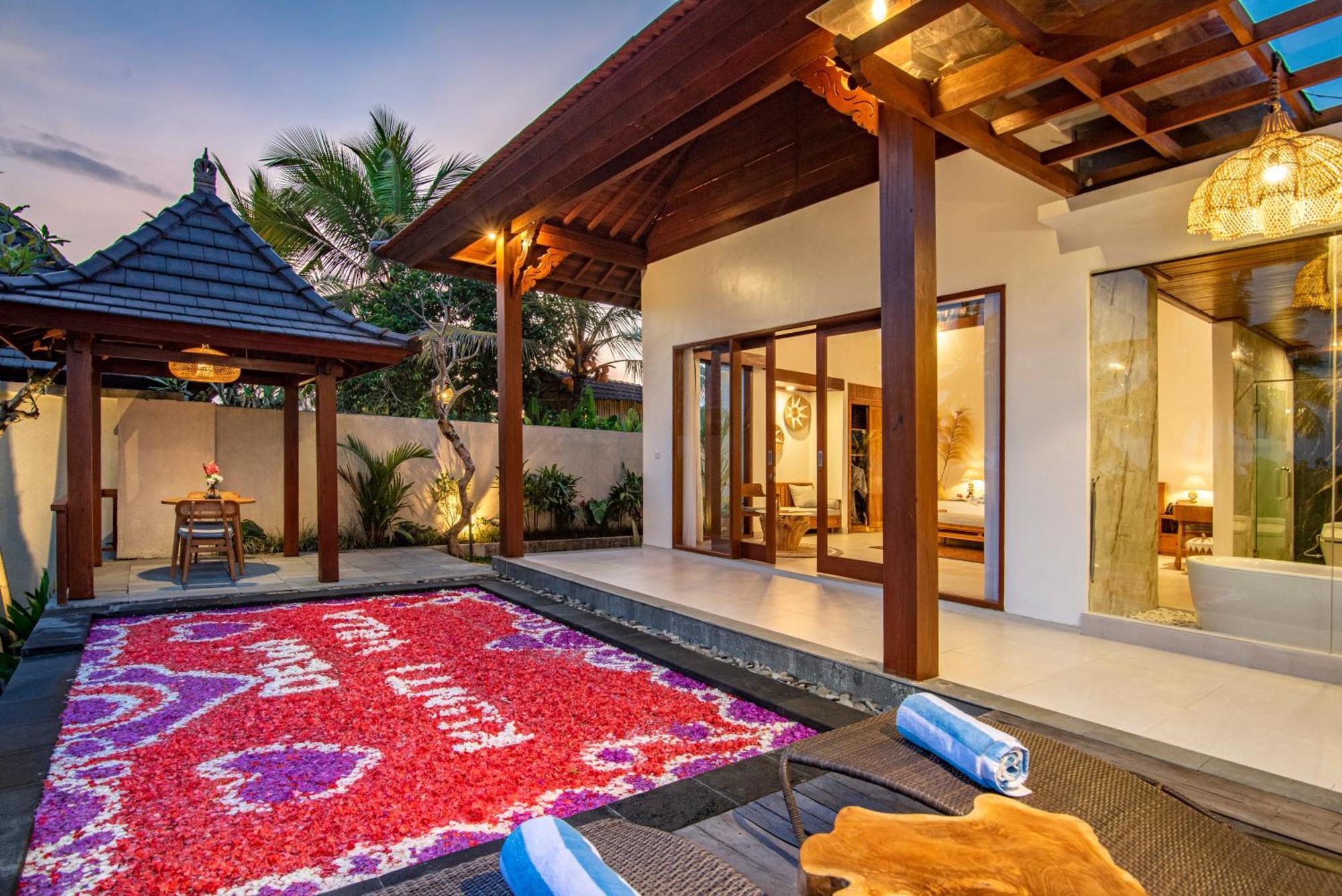Dewi Kunti Villa เตกากาลัง ภายนอก รูปภาพ