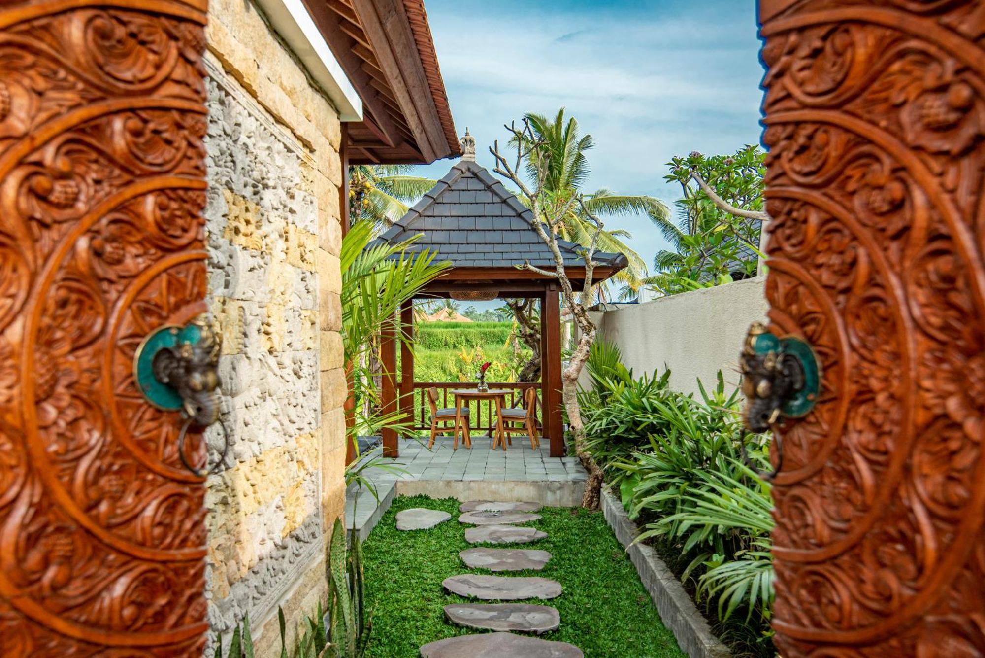 Dewi Kunti Villa เตกากาลัง ภายนอก รูปภาพ