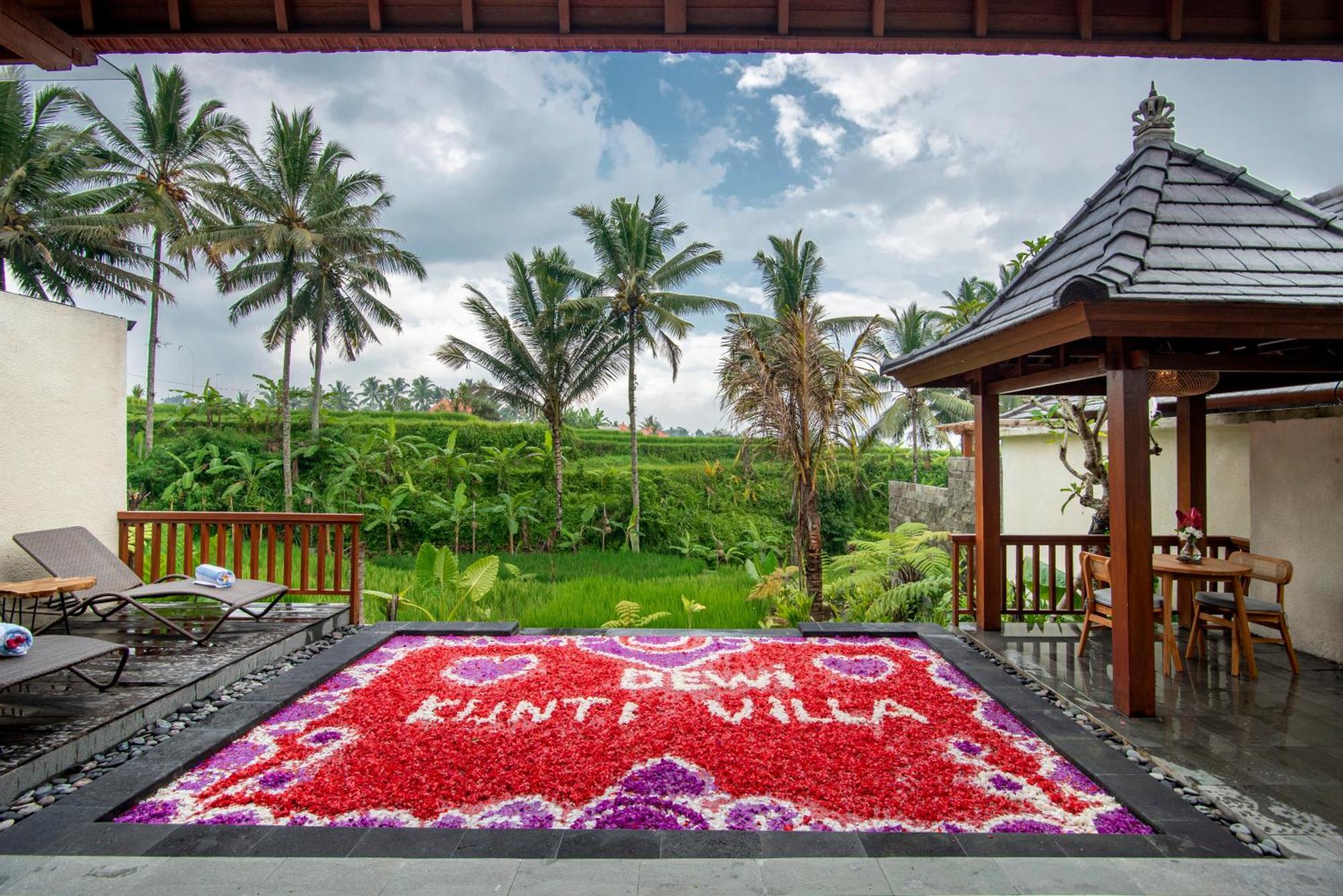Dewi Kunti Villa เตกากาลัง ภายนอก รูปภาพ