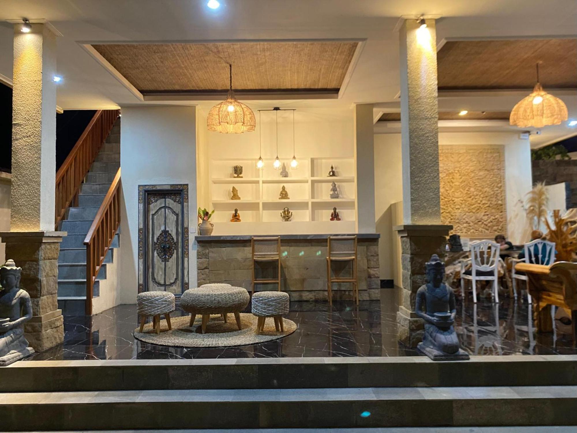 Dewi Kunti Villa เตกากาลัง ภายนอก รูปภาพ