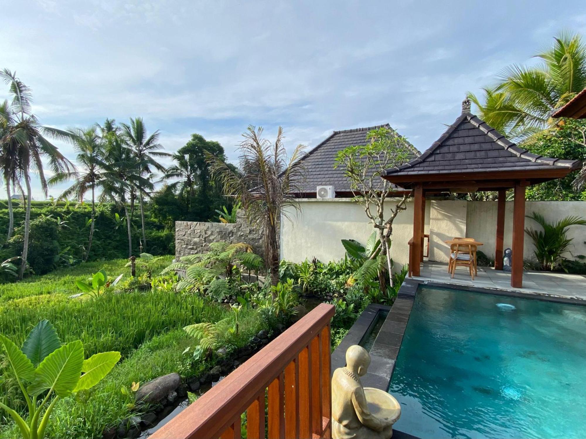 Dewi Kunti Villa เตกากาลัง ภายนอก รูปภาพ