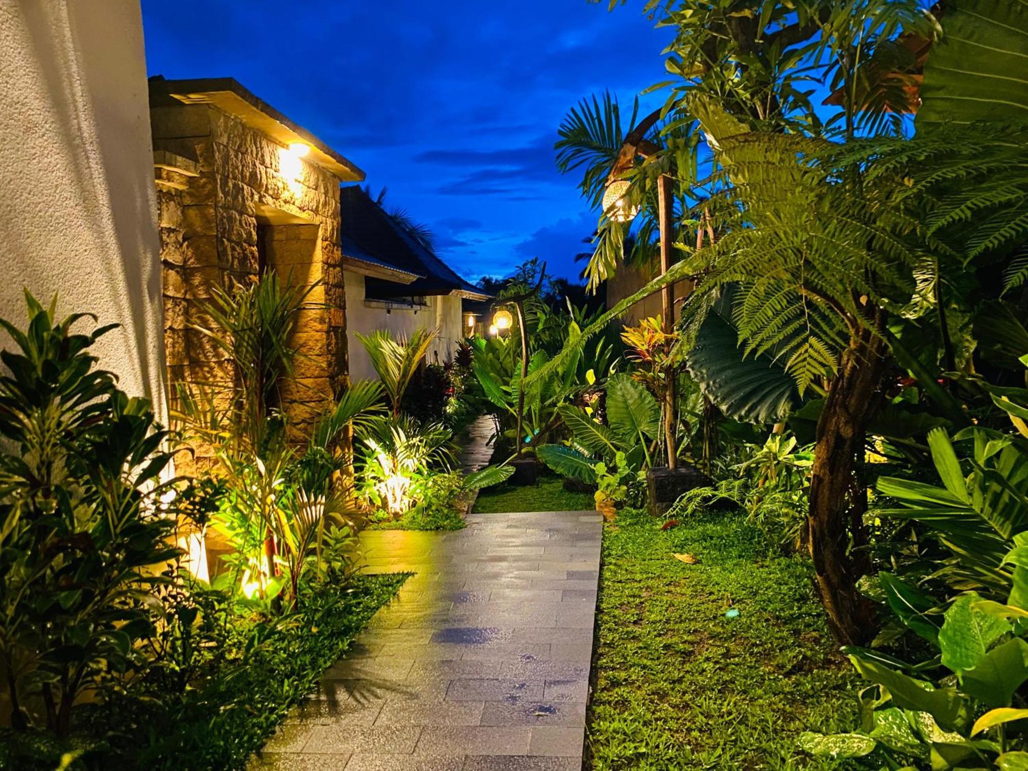 Dewi Kunti Villa เตกากาลัง ภายนอก รูปภาพ