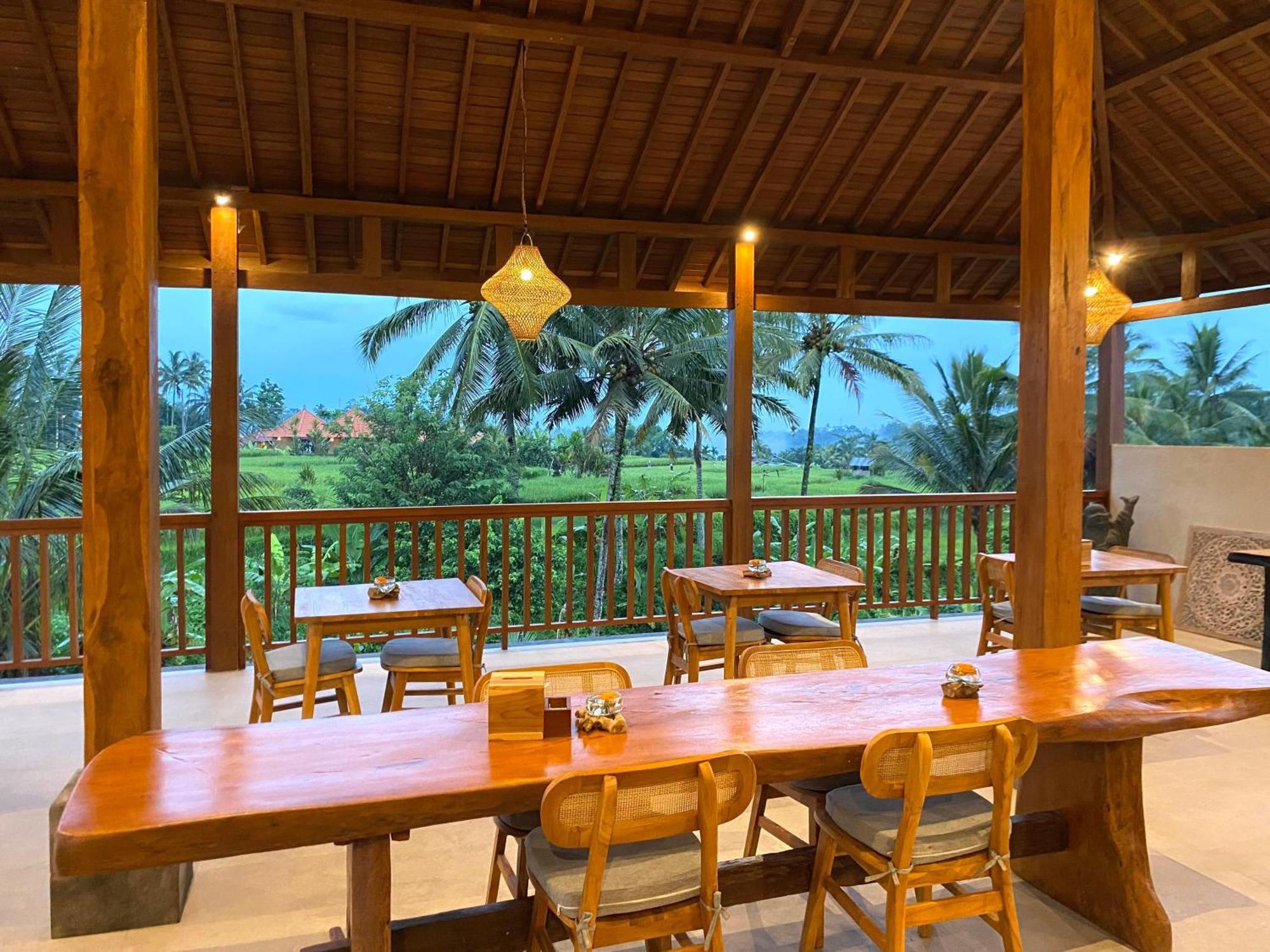 Dewi Kunti Villa เตกากาลัง ภายนอก รูปภาพ
