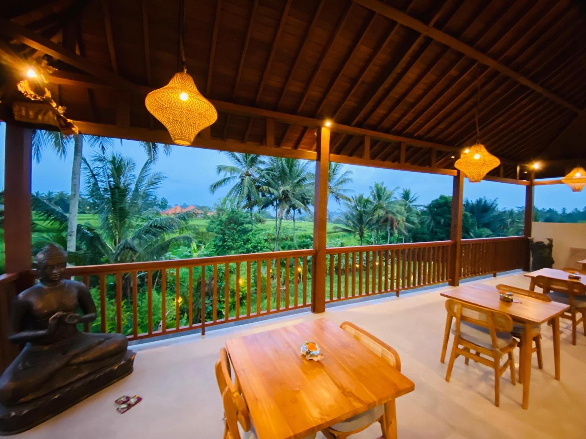 Dewi Kunti Villa เตกากาลัง ภายนอก รูปภาพ